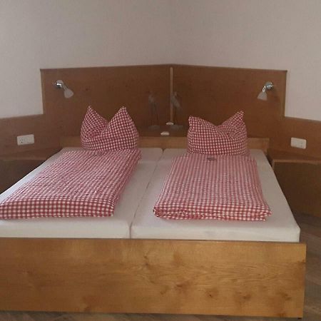 Karbach  Gaestehaus Engelhard Pension מראה חיצוני תמונה