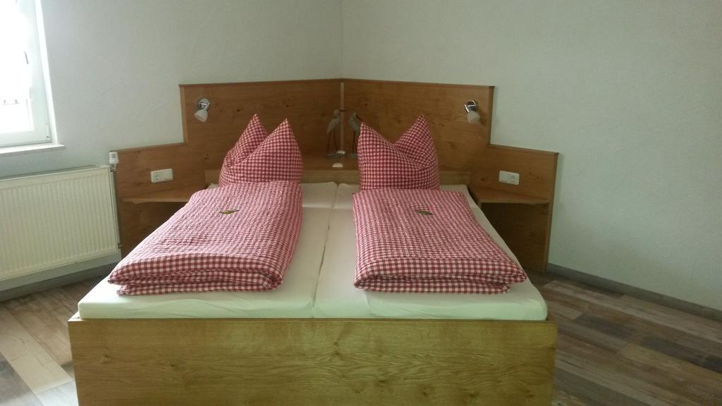 Karbach  Gaestehaus Engelhard Pension מראה חיצוני תמונה