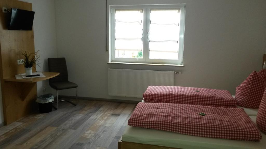 Karbach  Gaestehaus Engelhard Pension מראה חיצוני תמונה
