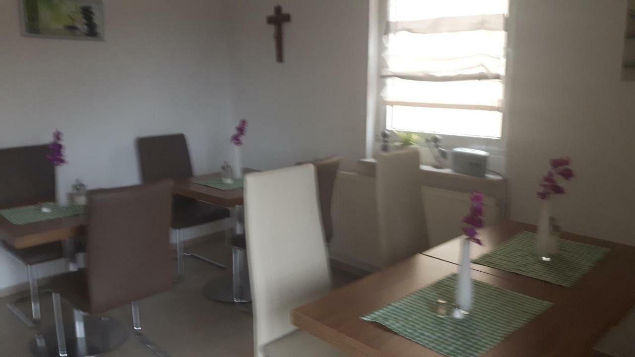 Karbach  Gaestehaus Engelhard Pension מראה חיצוני תמונה