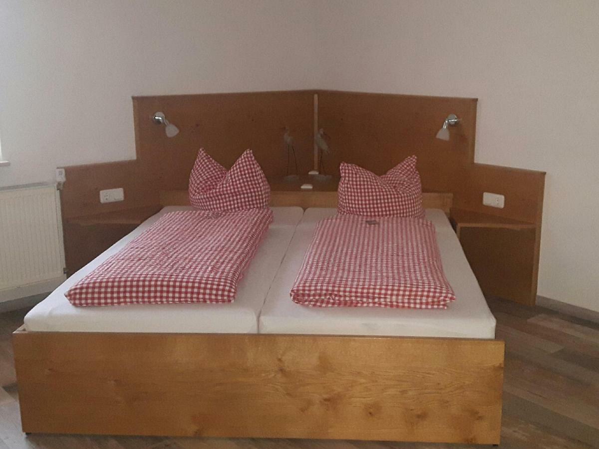 Karbach  Gaestehaus Engelhard Pension מראה חיצוני תמונה
