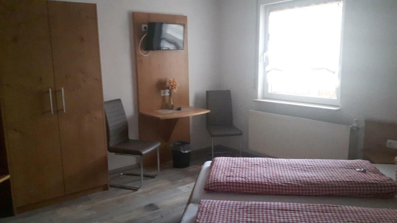 Karbach  Gaestehaus Engelhard Pension מראה חיצוני תמונה