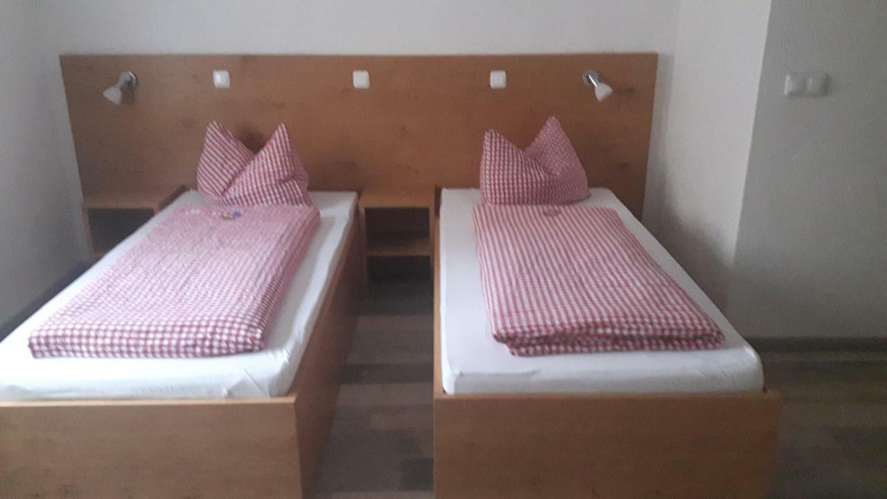 Karbach  Gaestehaus Engelhard Pension מראה חיצוני תמונה